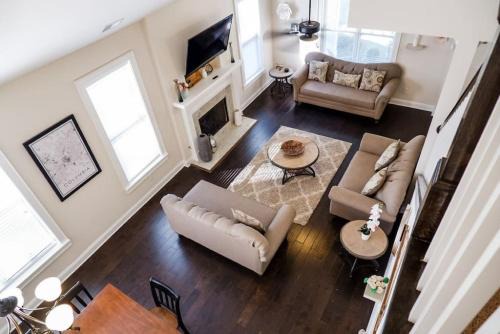 Columbia House | The Garnet Door Bungalow