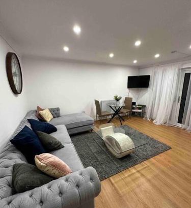 Sutton at Hone Apartment | The Gated 2Bedroom Annex Dartford