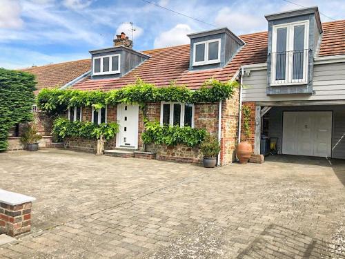 Pagham House | The Gatehouse - Uk40089