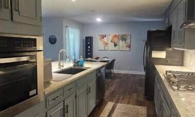 Euless House | The Gathering House