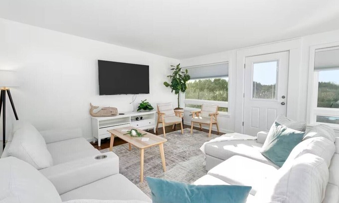 Grayland House | The Gathering Place | Ocean Views