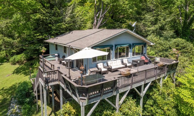 Walker-In-the-Hills House | The Gathering Place - Quaint Mountain Home Located Close to it All!