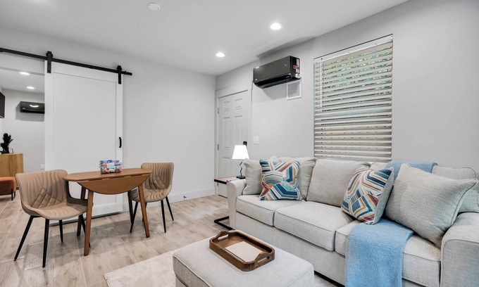 Wilmington Apartment | The Gem – New & Wilmington Hideaway