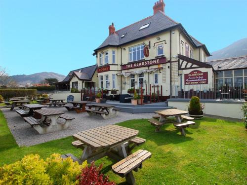 Dwygyfylchi Hotel | The Gladstone