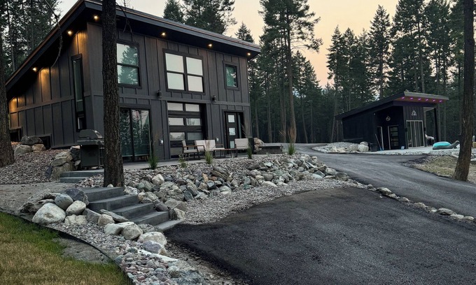 Lakeside House | The Glaicer House w/pool & hot tub