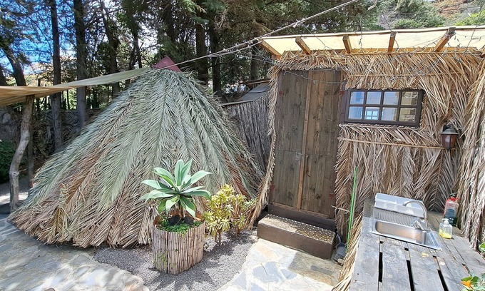 Villa de Mazo Apartment | The Glamping, studio tent with bathroom, extra kitchen room, terrace.