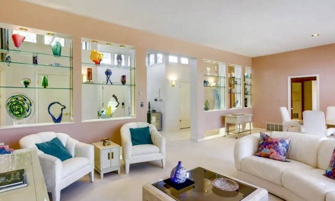 River Hills House | The Glass House - 2.5 acre River Hills Estate 13mi. from Milwaukee, WI.