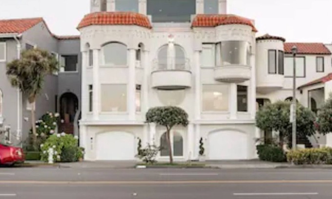 Marina District House | The Golden Peacock Palace on Marina Blvd of San Francisco