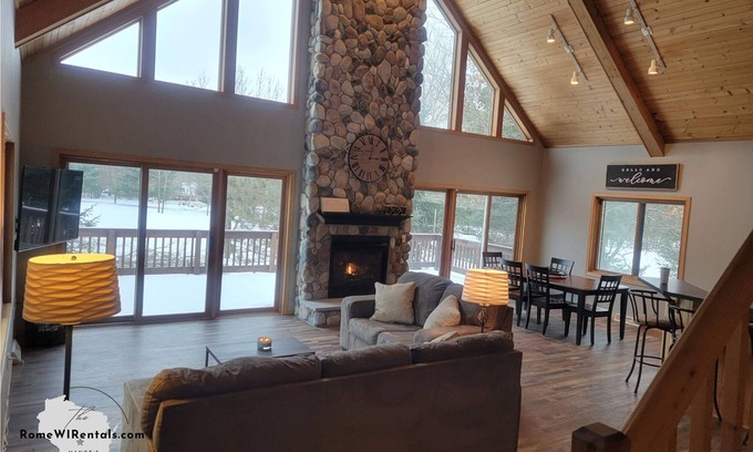 Rome House | ❤️The Golf Manor, located on the 3rd hole of The Pines. Minutes from Sand Valley