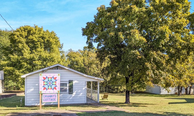 Mountain View Cottage | The Granny Cottage ~ on Main Street