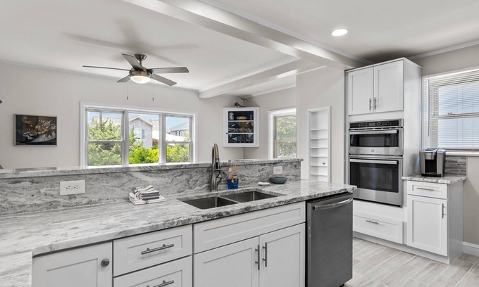 Morehead City House | The Gray Whale Cottage-Pet Friendly Home