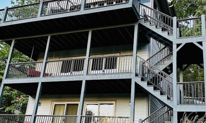 La Follette House | The Great Escape at Norris Lake- Waterfront Stay w/Dock, Deck, & Sunset Views