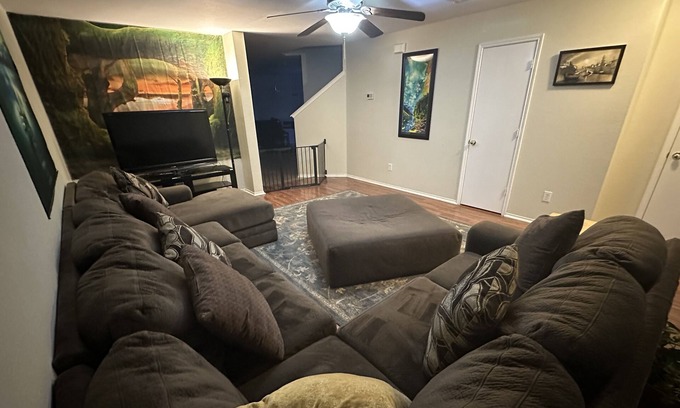 Fort Worth House | The Green House; SELF CHECK IN