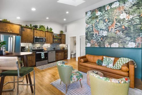 Greenwood House | The Green Jungle - Near Restaurants, Coffee and Bars