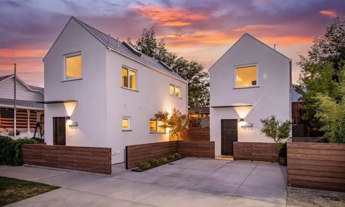 Tehachapi House | The Green Street Micro Village - Modern Tiny Homes w/Hot Tub!