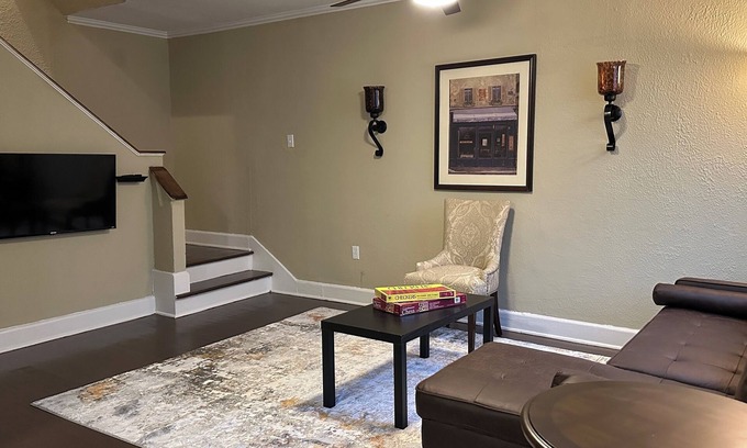 Highlands - Perkins House | The Greenfield: 2-bedroom townhome close to LSU