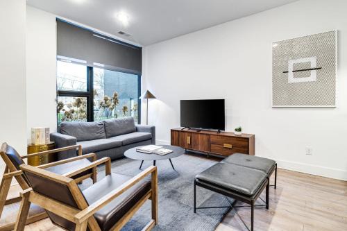 Music Row Apartment | The Grove by AvantStay Stylish Group Stay with Private Bathrooms