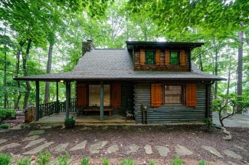 Big Canoe House | The Guest House - Historic Log cabin in Big Canoe