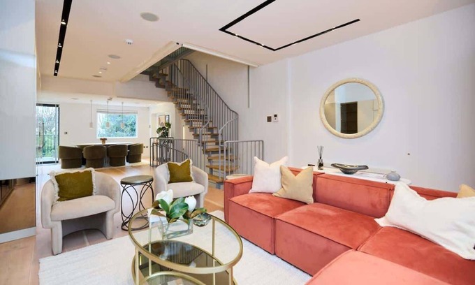 St. Johns Wood House | The Hamilton Gardens Hideaway