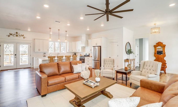 Heber Springs House | 'The Hamilton Heber Springs' Home w/Hot Tub!