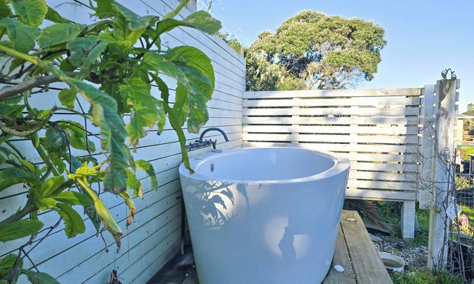 Pukehina House | The Happy Anchor Holiday Home