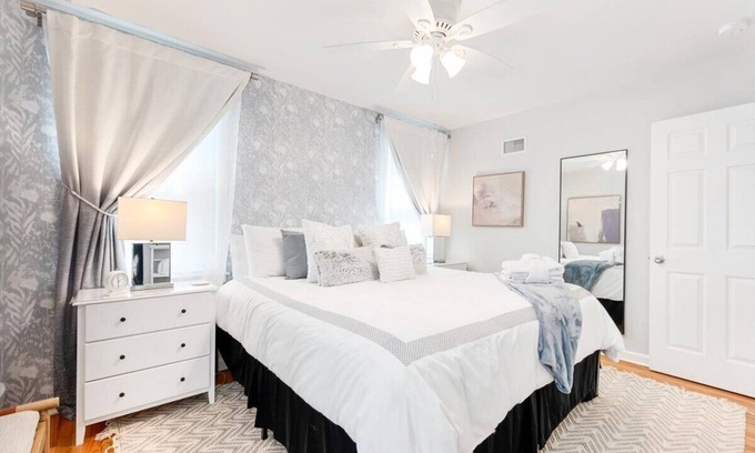Savannah House | The Happy Hideaway-Lake Mayer Southside Savannah