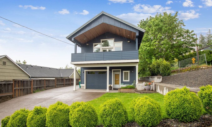 Troutdale House | The Harlow House Gateway to the Gorge