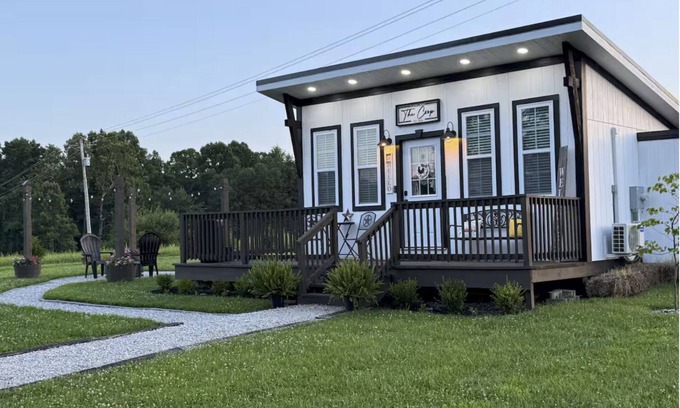 Logan House | The Hart of Hocking Hills (The Coop)