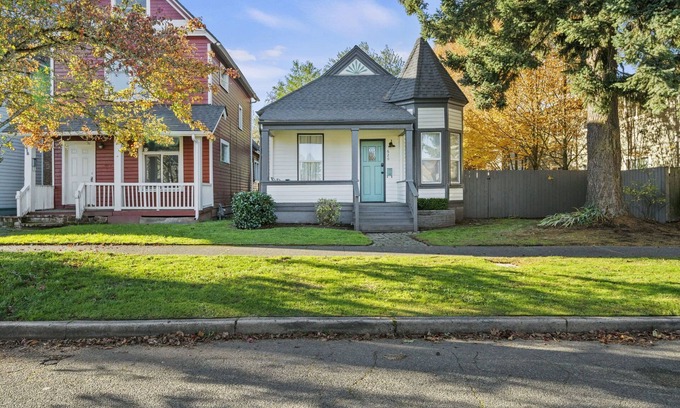 North End House | The Harvey House: 6th Ave, UPS, UW, Ruston