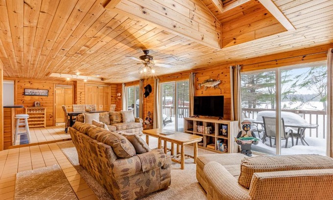 Eagle River House | The Haven