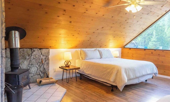 West Village Apartment | The Hawk’s Nest is the perfect location for a romantic getaway or a small family vacation