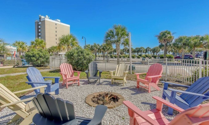 Downtown Myrtle Beach Cottage | The Hemingway Cottage- 201 N Ocean