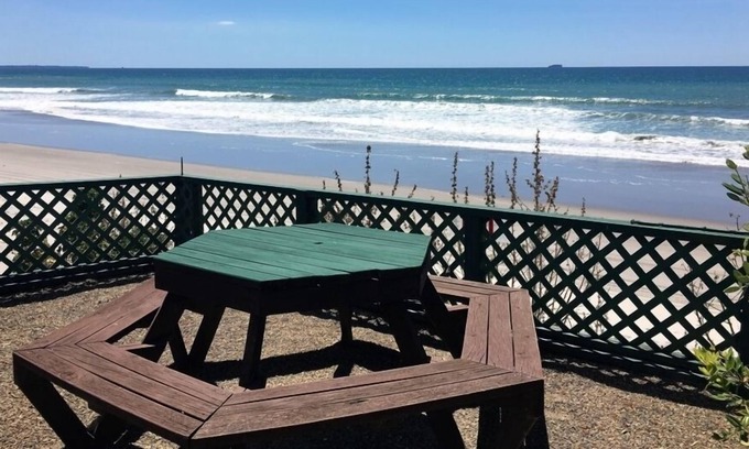 Pukehina House | The Hen House - Book a little break away now!