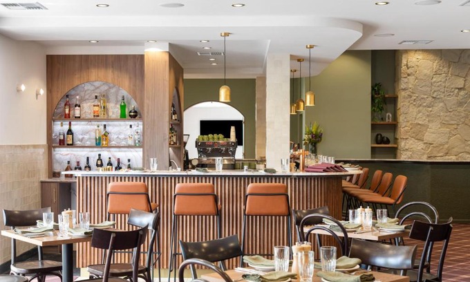Mount Gambier Hotel | The Henty