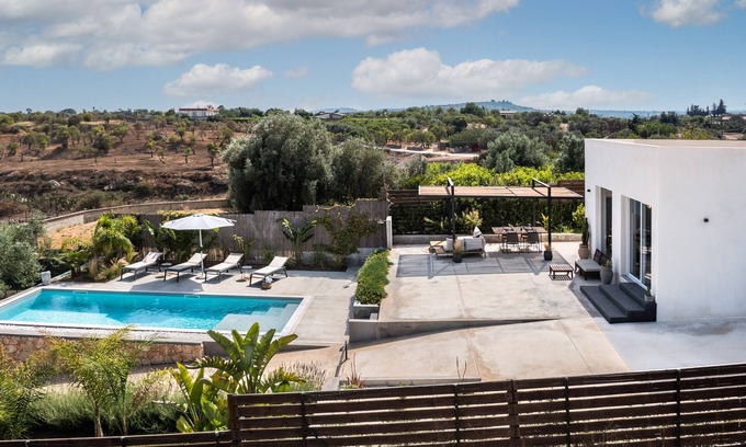 Avola Villa | The hermit Luxury Villa