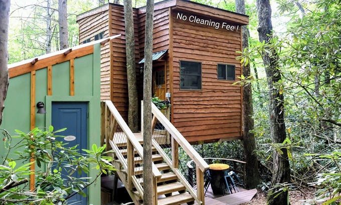 Elizabethton Cabin | The Hidden Hemlock Treehouse: Sleep cozy among the trees with a waterfall view