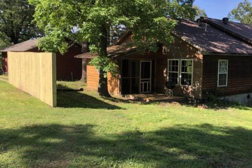 Eureka Springs Apartment | The Hideaway at Bear Mountain Log Cabins
