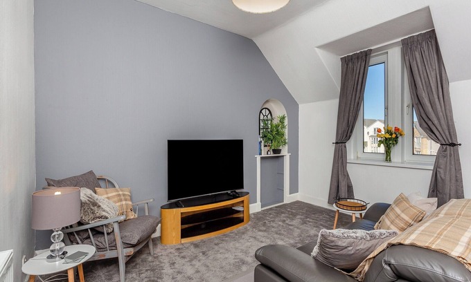 Nairn Apartment | The Hideaway is immaculately presented apartment in the centre of Nairn.