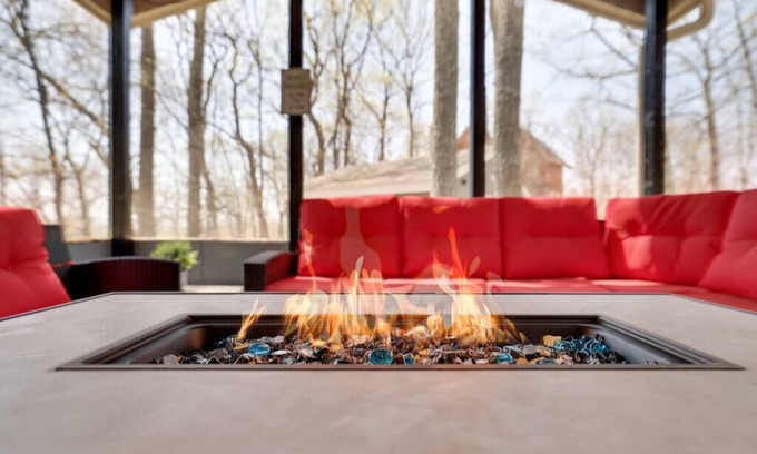 Bushkill House | The Hideaway - Saw Creek Estates