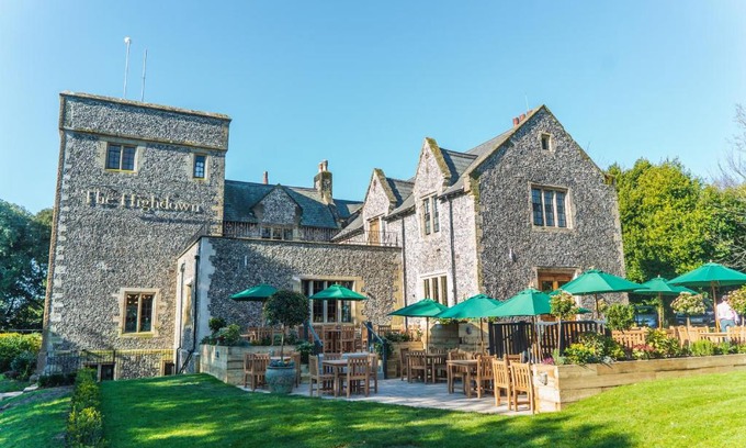 Hammerpot Hotel | The Highdown – Brunning and Price