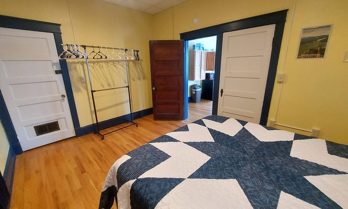 Elkton Apartment | The Hikers Roost
