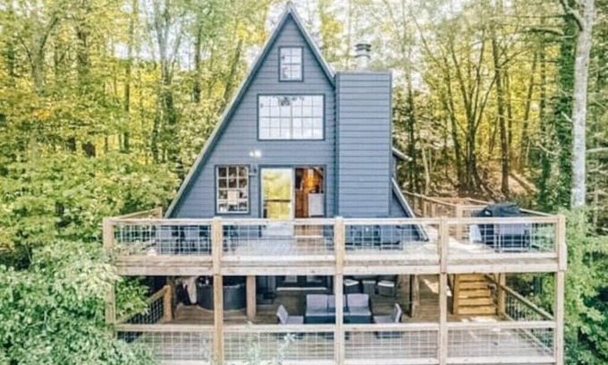 Blue Ridge Cabin | The Hilltop Haus Stunning Views Gym Saunan