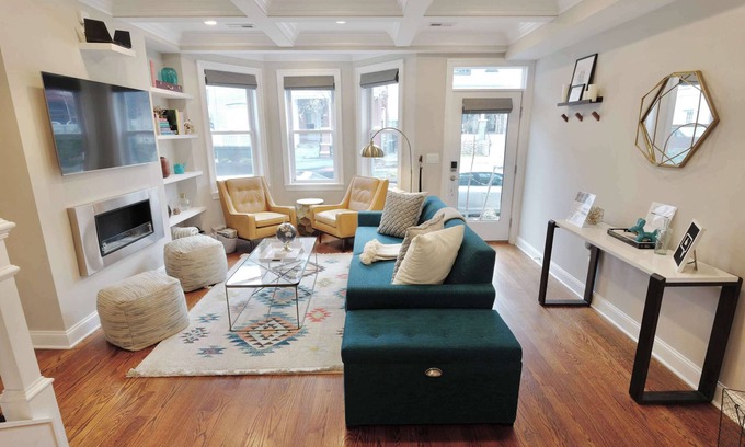 Pleasant Plains Apartment | The Hip Strip - Stroll to Columbia Heights
