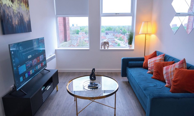 Manchester Apartment | The Hive - 2 Bed Luxury Apartment near Co-op Live