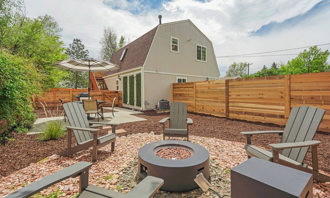 Central Colorado Springs Cottage | The Hive Downtown: ☀️Hot Tub +🍷Patio + 🔥Fire pit
