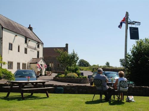 Radstock Hotel | The Holcombe