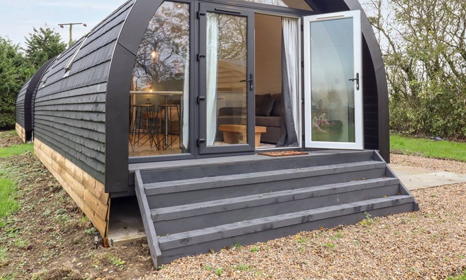Cratfield Cottage | THE HOLIDAY POD AT HOLLY TREE BARNS, romantic in Halesworth