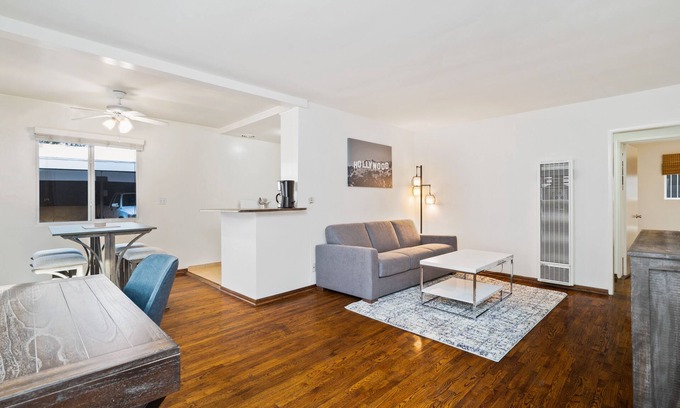 Hollywood Apartment | The Hollywood 4