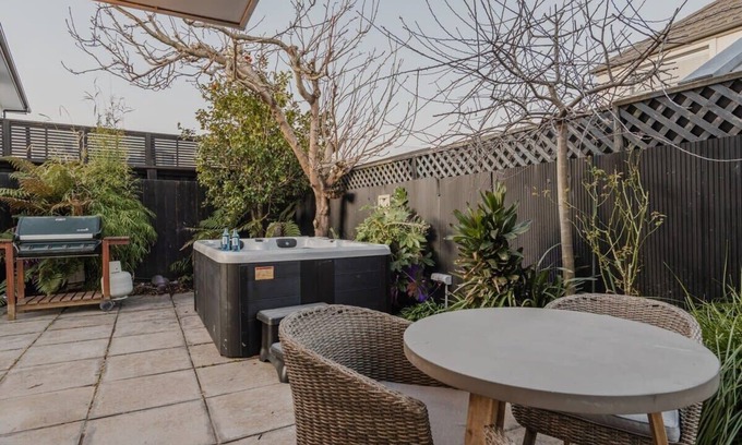 Saint Albans House | The Home From Your Dreams