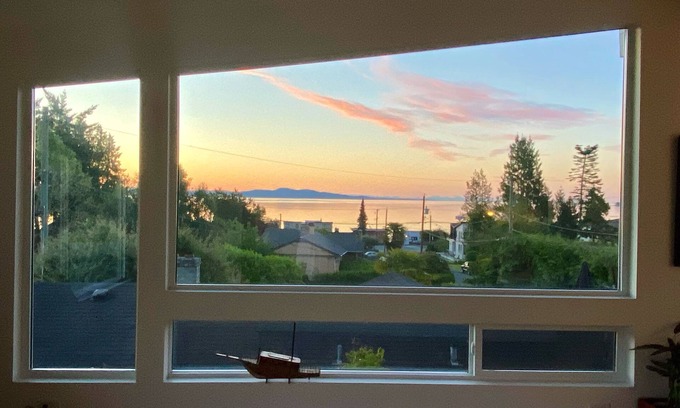 Cordova Bay House | The Home on Abbey Road
